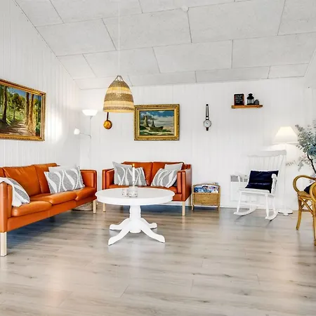 Sigrun - 300m From The Sea By Interhome