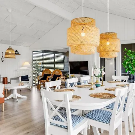Sigrun - 300m From The Sea By Interhome