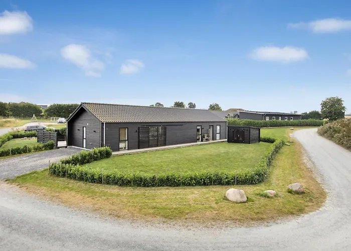 Holiday home Sigrun - 300m From The Sea By Interhome